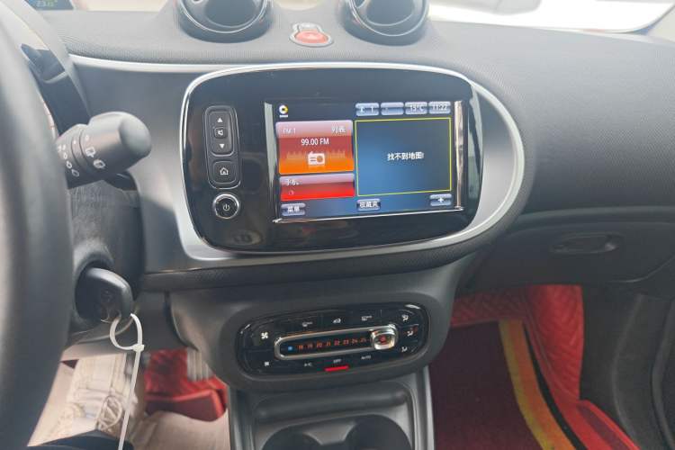 Used smart fortwo 2019 0.9T 66kW Hardtop Pioneer Edition China VI Audio And AC Panel