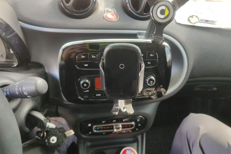 Used smart fortwo 2019 0.9T 66kW Hardtop Wind Power Edition China VI Audio And AC Panel