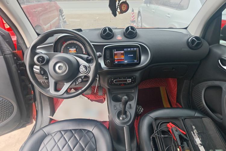 Used smart fortwo 2019 0.9T 66kW Hardtop Pioneer Edition China VI Center Console