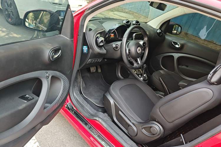 Used smart fortwo 2019 0.9T 66kW Hardtop Wind Power Edition China VI Driver Seat