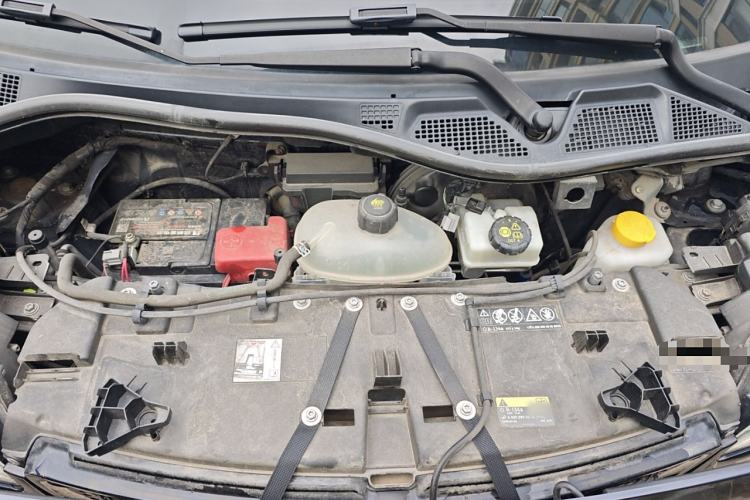 Used smart fortwo 2019 0.9T 66 kW Yufeng Blue Special Edition China V Standard Engine Bay