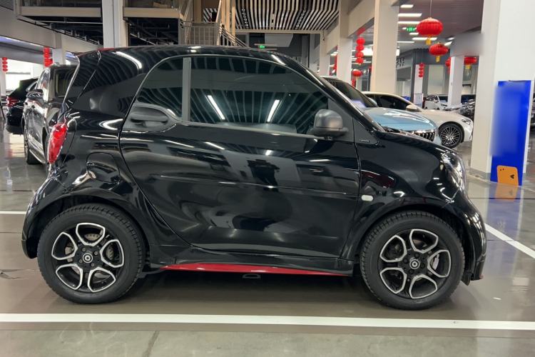 Used smart fortwo 2019 0.9T 66kW Hardtop Wind Power Edition China VI Exterior 2