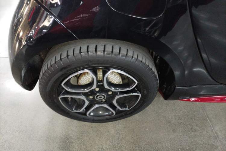 Used smart fortwo 2019 0.9T 66kW Hardtop Wind Power Edition China VI Exterior 5