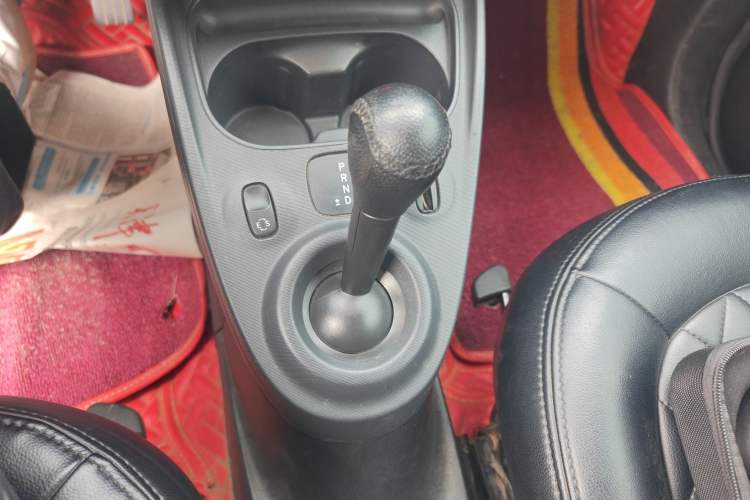 Used smart fortwo 2019 0.9T 66kW Hardtop Pioneer Edition China VI Gear Lever