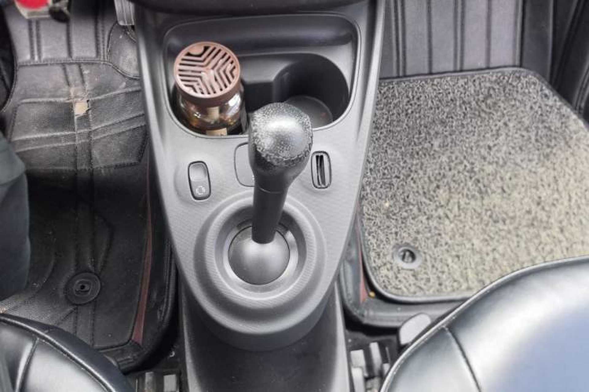 Used smart fortwo 2019 0.9T 66kW Hardtop Wind Power Edition China VI Gear Lever