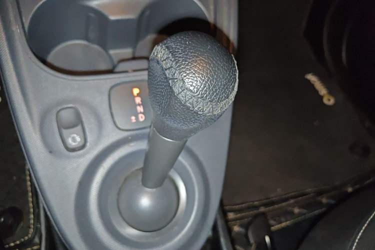 Used smart fortwo 2019 0.9T 66kW Hardtop Engine Version China VI Emission Standard Gear Lever