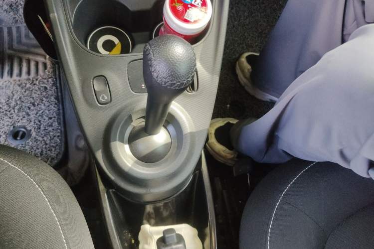 Used smart fortwo 2019 0.9T 66kW Hardtop Wind Power Edition China VI Gear Lever