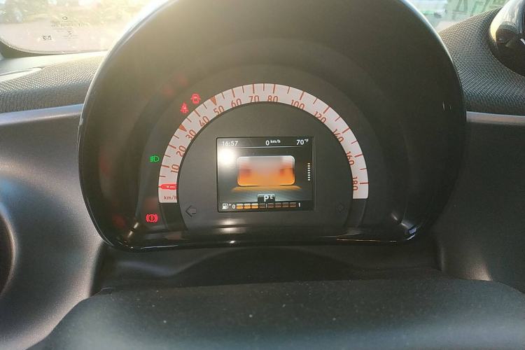 Used smart fortwo 2019 0.9T 66kW Hardtop Engine Version China VI Emission Standard Instrument Cluster