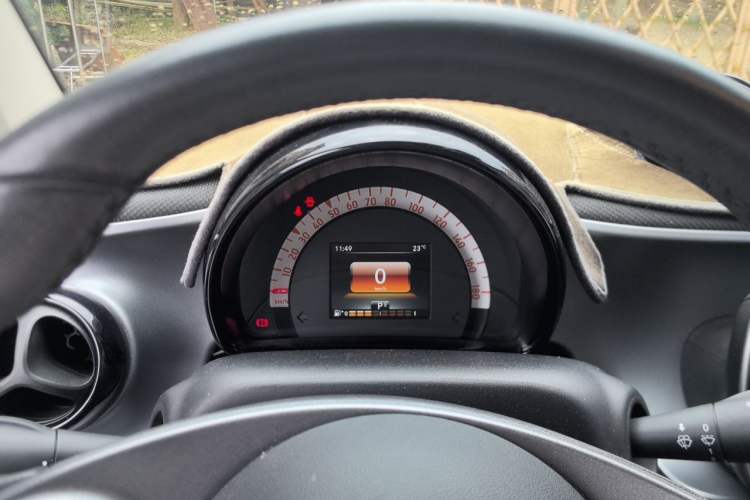 Used smart fortwo 2019 0.9T 66kW Hardtop Wind Power Edition China VI Instrument Cluster