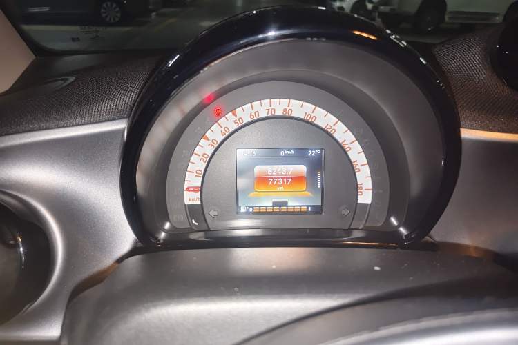 Used smart fortwo 2019 0.9T 66kW Hardtop Engine Version China VI Emission Standard Instrument Cluster