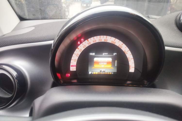 Used smart fortwo 2019 0.9T 66kW Hardtop Wind Power Edition China VI Instrument Cluster