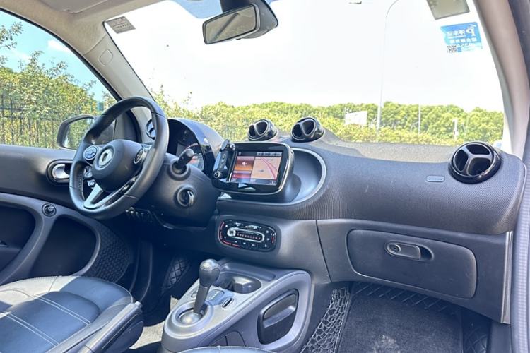 Used smart fortwo 2019 0.9T 66kW Hardtop Pioneer Edition China VI Interior 1