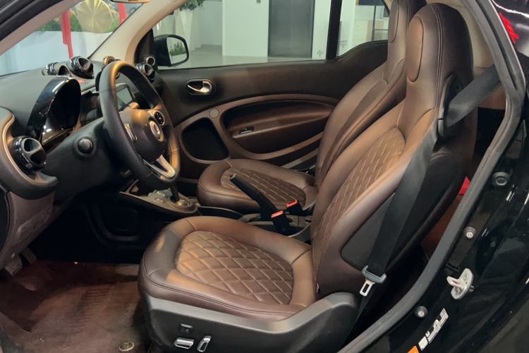 Used smart fortwo 2019 0.9T 66kW Hardtop Wind Power Edition China VI Interior 1