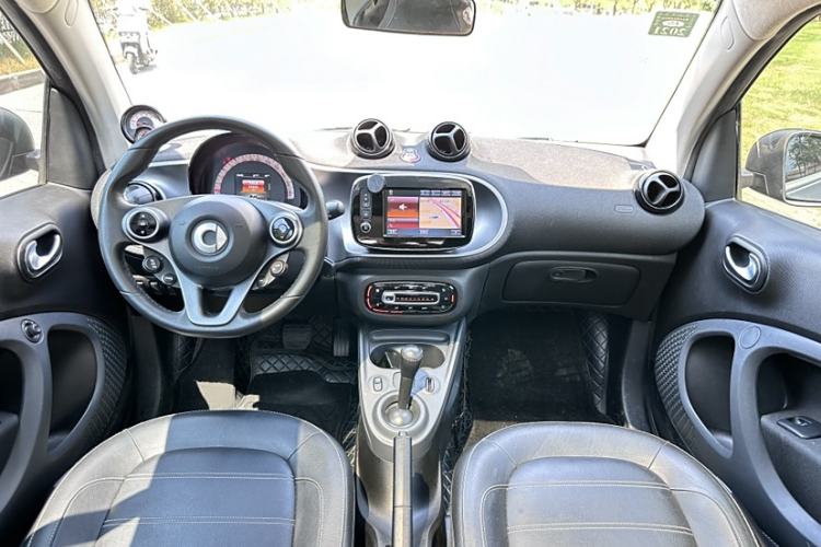 Used smart fortwo 2019 0.9T 66kW Hardtop Pioneer Edition China VI Interior 2