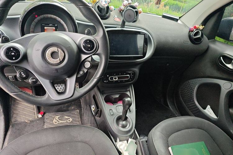 Used smart fortwo 2019 0.9T 66 kW Yufeng Blue Special Edition China V Standard Interior 2