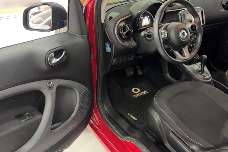 Used smart fortwo 2019 0.9T 66kW Hardtop Engine Version China VI Emission Standard Interior 3