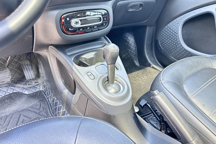 Used smart fortwo 2019 0.9T 66kW Hardtop Pioneer Edition China VI Interior 3