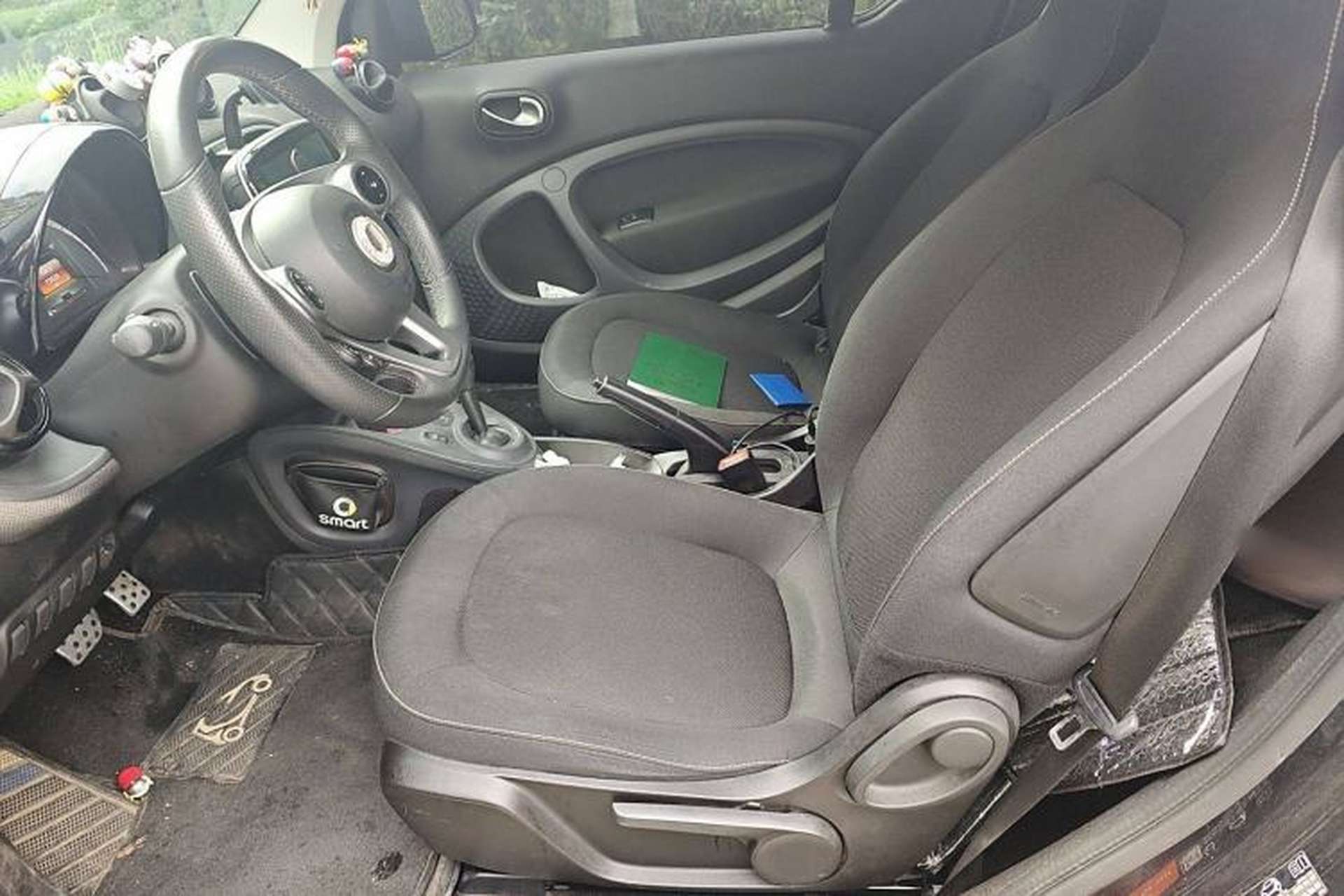 Used smart fortwo 2019 0.9T 66 kW Yufeng Blue Special Edition China V Standard Left Front Seat