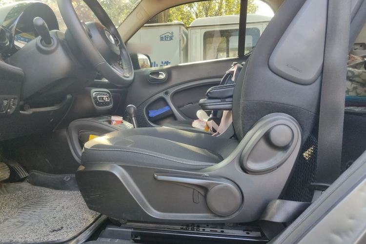 Used smart fortwo 2019 0.9T 66kW Hardtop Wind Power Edition China VI Left Rear Seat