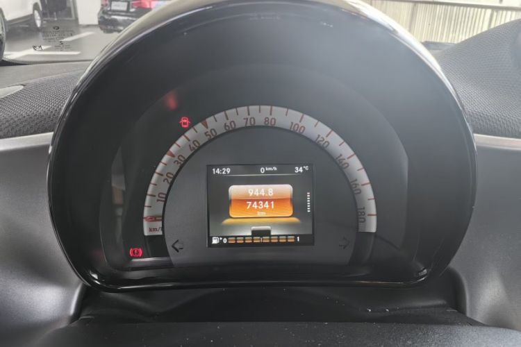 Used smart fortwo 2019 0.9T 66kW Hardtop Pioneer Edition China VI Odometer Close Up