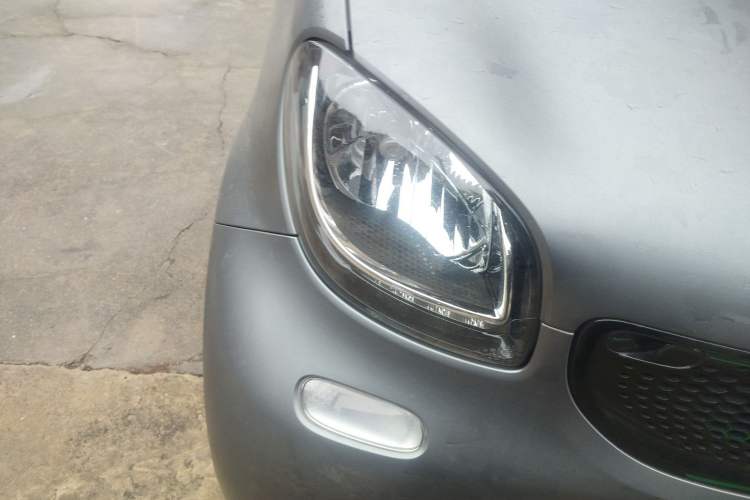 Used smart fortwo 2019 0.9T 66kW Hardtop Wind Power Edition China VI Right Front Headlight