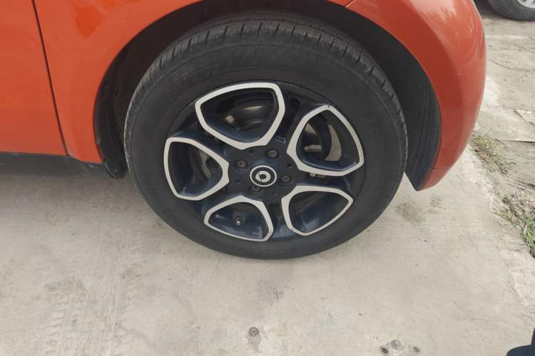 Used smart fortwo 2019 0.9T 66kW Hardtop Pioneer Edition China VI Right Front Wheel Hub