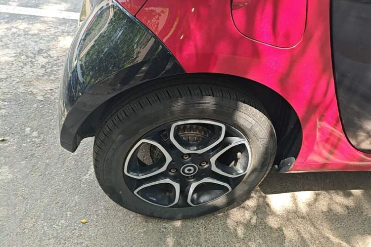 Used smart fortwo 2019 0.9T 66kW Hardtop Wind Power Edition China VI Right Rear Wheel Hub