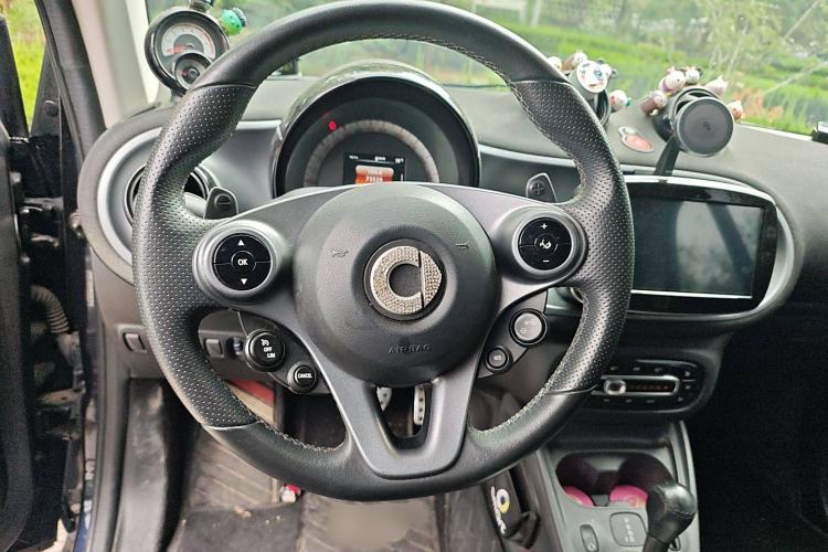 Used smart fortwo 2019 0.9T 66 kW Yufeng Blue Special Edition China V Standard Steering Wheel