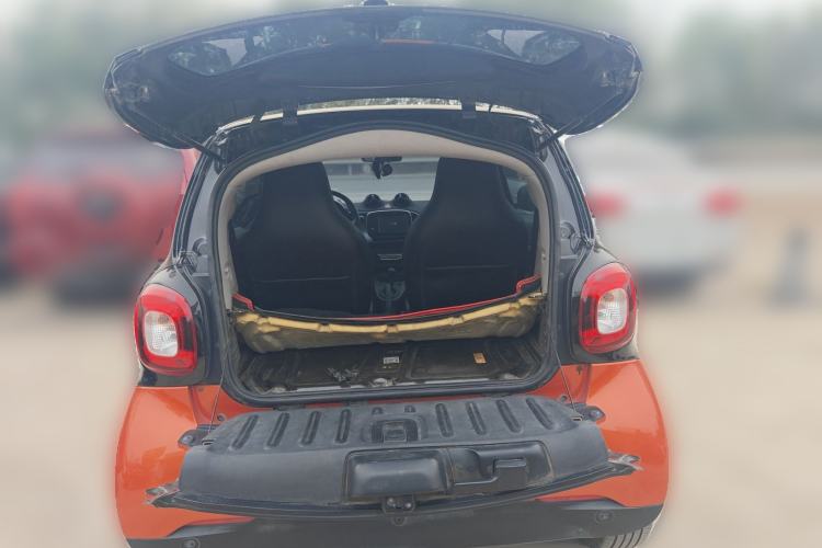 Used smart fortwo 2019 0.9T 66kW Hardtop Pioneer Edition China VI Trunk