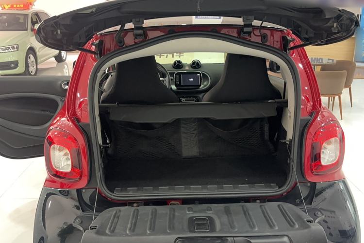 Used smart fortwo 2019 0.9T 66kW Hardtop Engine Version China VI Emission Standard Trunk