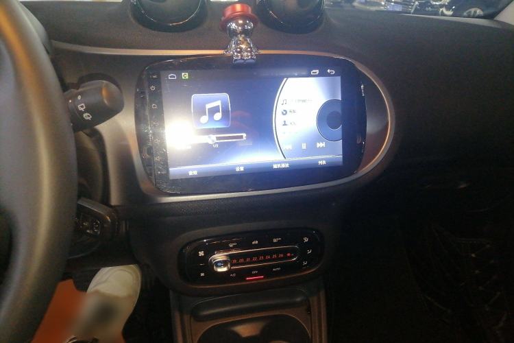 Used smart fortwo 2019 0.9T 66kW Hardtop Wind Power Edition China VI Audio And AC Panel