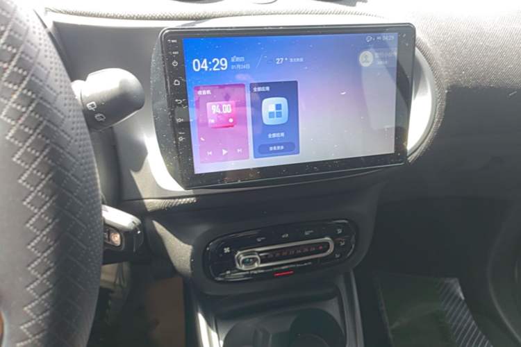 Used smart fortwo 2019 0.9T 66kW Hardtop Wind Power Edition China VI Audio And AC Panel