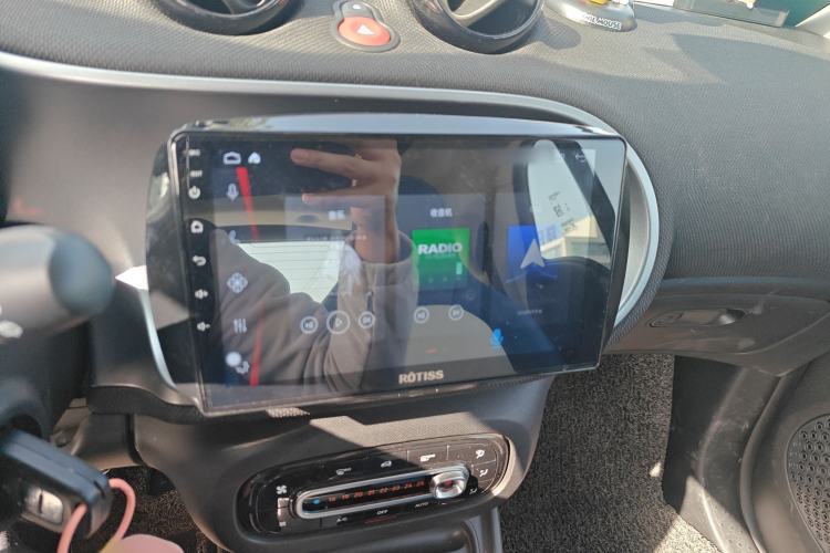 Used smart fortwo 2019 0.9T 66kW Hardtop Wind Power Edition China VI Audio And AC Panel