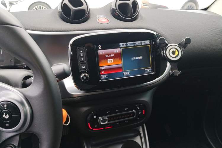 Used smart fortwo 2019 0.9T 66kW Hardtop Wind Power Edition China VI Audio And AC Panel