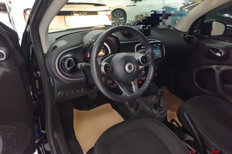 Used smart fortwo 2019 0.9T 66kW Hardtop Wind Power Edition China VI Center Console