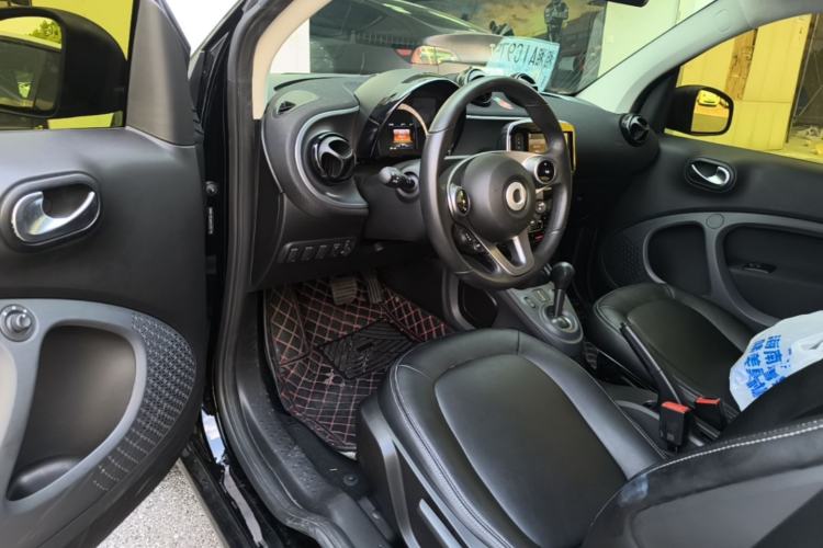 Used smart fortwo 2019 0.9T 66kW Hardtop Engine Version China VI Emission Standard Driver Seat