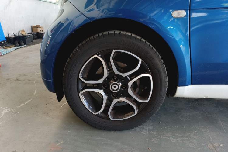 Used smart fortwo 2019 0.9T 66kW Hardtop Wind Power Edition China VI Exterior 2
