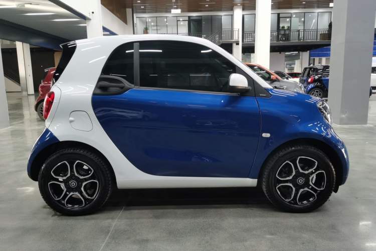 Used smart fortwo 2019 0.9T 66kW Hardtop Engine Version China VI Emission Standard Exterior 2