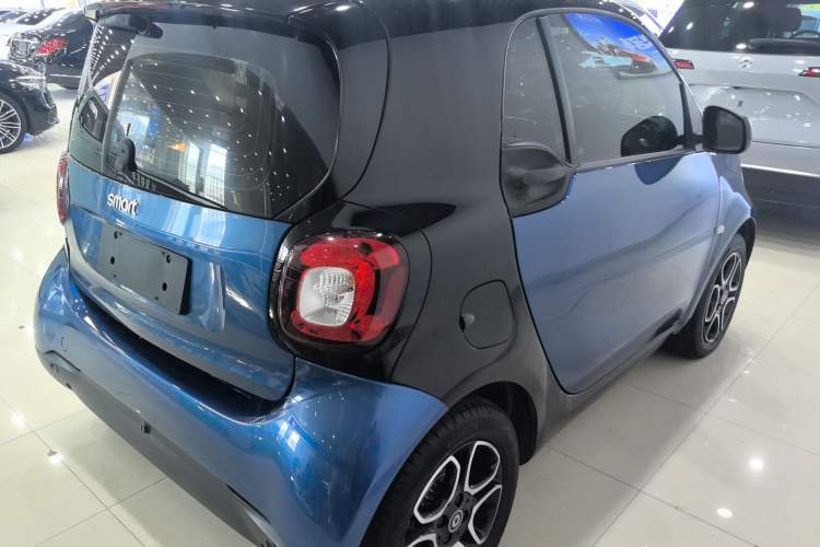 Used smart fortwo 2019 0.9T 66kW Hardtop Wind Power Edition China VI Exterior 3