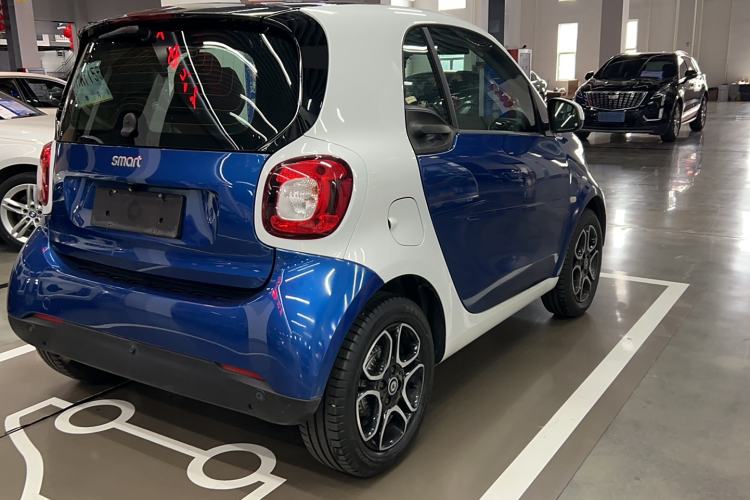 Used smart fortwo 2019 0.9T 66kW Hardtop Wind Power Edition China VI Exterior 3