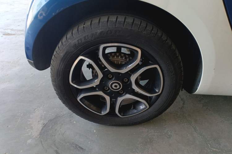 Used smart fortwo 2019 0.9T 66kW Hardtop Wind Power Edition China VI Exterior 3