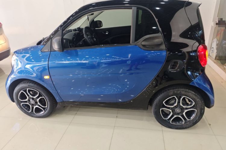 Used smart fortwo 2019 0.9T 66kW Hardtop Wind Power Edition China VI Exterior 3