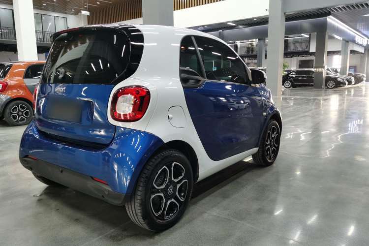 Used smart fortwo 2019 0.9T 66kW Hardtop Engine Version China VI Emission Standard Exterior 3