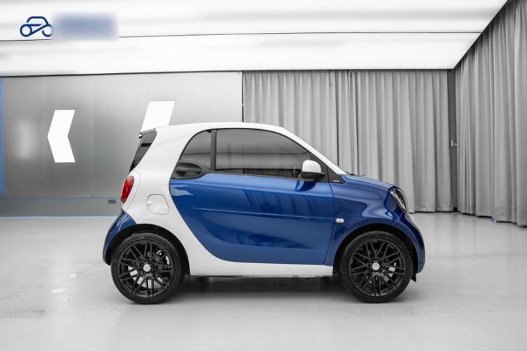 Used smart fortwo 2019 0.9T 66kW Hardtop Wind Power Edition China VI Exterior 4