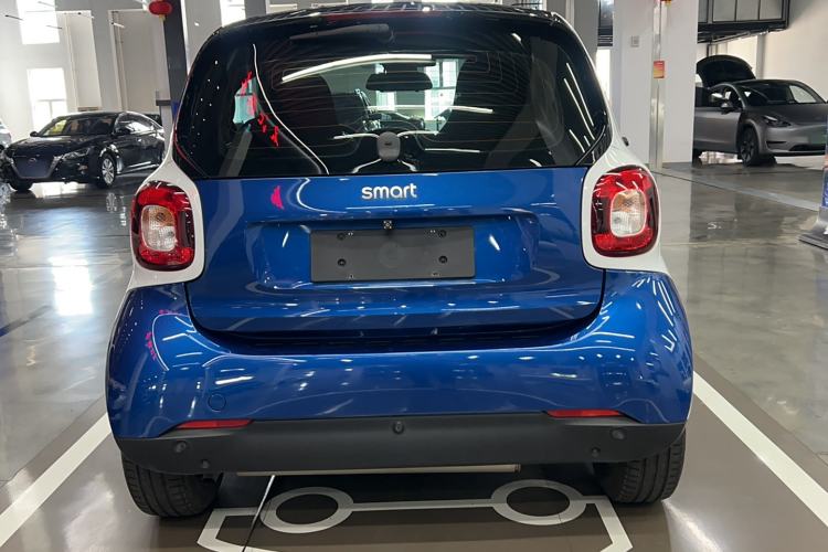 Used smart fortwo 2019 0.9T 66kW Hardtop Wind Power Edition China VI Exterior 4