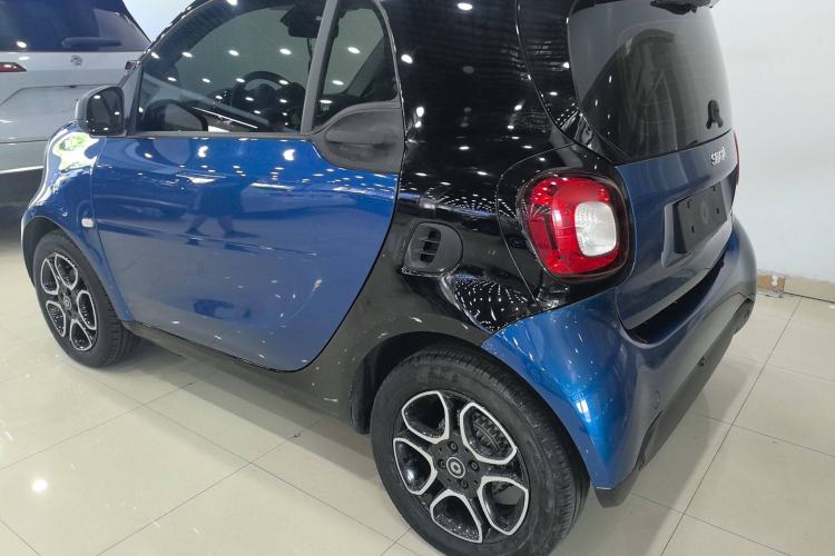 Used smart fortwo 2019 0.9T 66kW Hardtop Wind Power Edition China VI Exterior 5