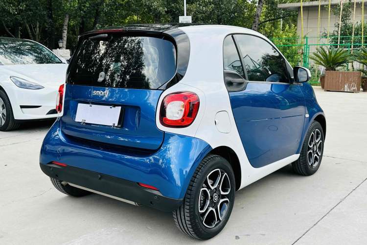 Used smart fortwo 2019 0.9T 66kW Hardtop Wind Power Edition China VI Exterior 5