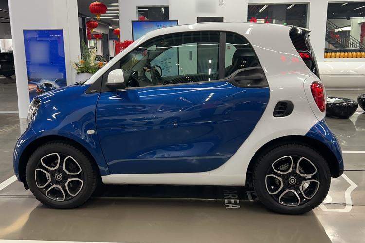 Used smart fortwo 2019 0.9T 66kW Hardtop Wind Power Edition China VI Exterior 5