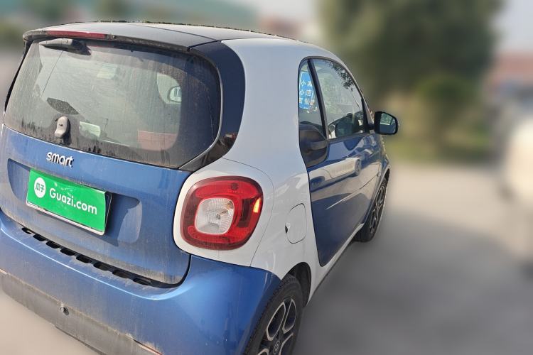Used smart fortwo 2019 0.9T 66kW Hardtop Wind Power Edition China VI Exterior 5