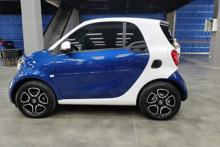 Used smart fortwo 2019 0.9T 66kW Hardtop Engine Version China VI Emission Standard Exterior 5